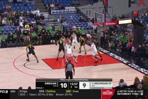 模板斯图尔特！密歇根强硬内线小莫雷兹·约翰逊大学集锦~