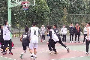 打法同样劲爆，为何韦德比威少伤更多？杨毅：因为韦德变向更多