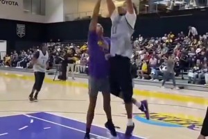 文班此前：不知道为啥还有人讨论我身高，知道我比所有人高就行了