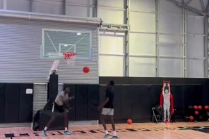 阿杜：我缝了几针就回场上打了！对阵雷霆给我增添了些自信