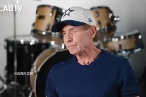 听爸爸的话！布朗尼：我们认真听取詹姆斯的每句话，因为他最有经验！